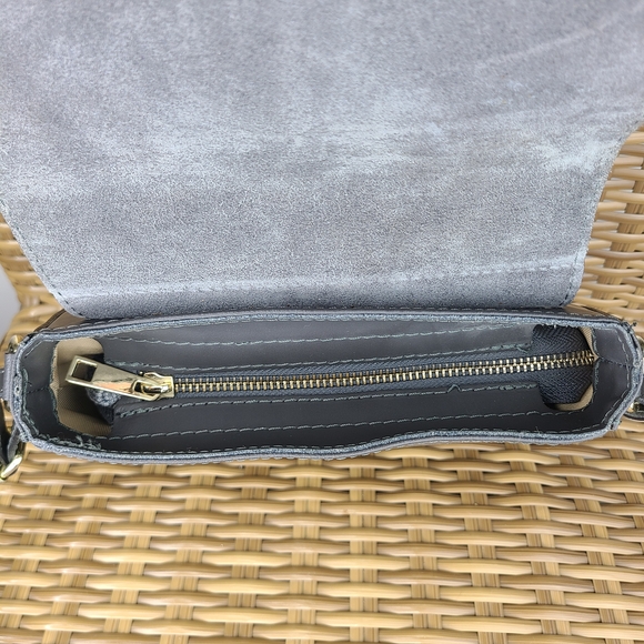 Borse In Pelle Italian Leather Saddlebag Crossbody Bag Gray Gold Tone Accents - Picture 12 of 15